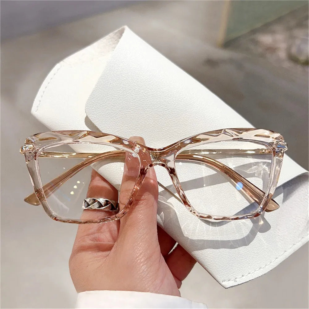 🔥 Trendy Transparent Sunglasses 🔥